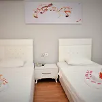 Melody Alanya