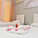 Melody Bed & Breakfast 2*