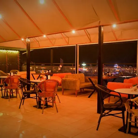 Melody Bed and Breakfast 2*