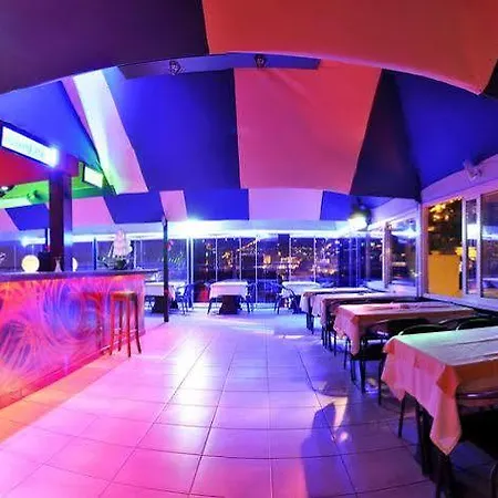 Melody לינה וארוחת בוקר 2*