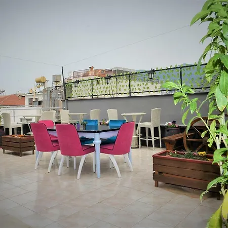 לינה וארוחת בוקר Melody אלאניה