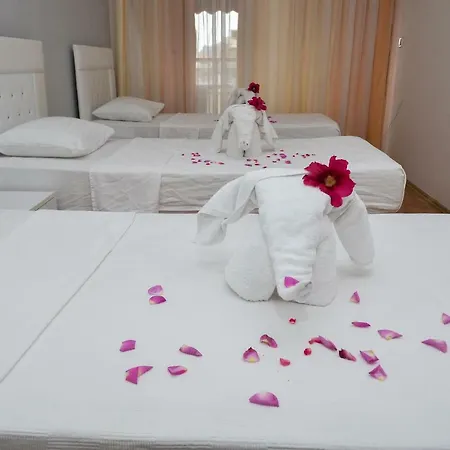 Melody לינה וארוחת בוקר 2*